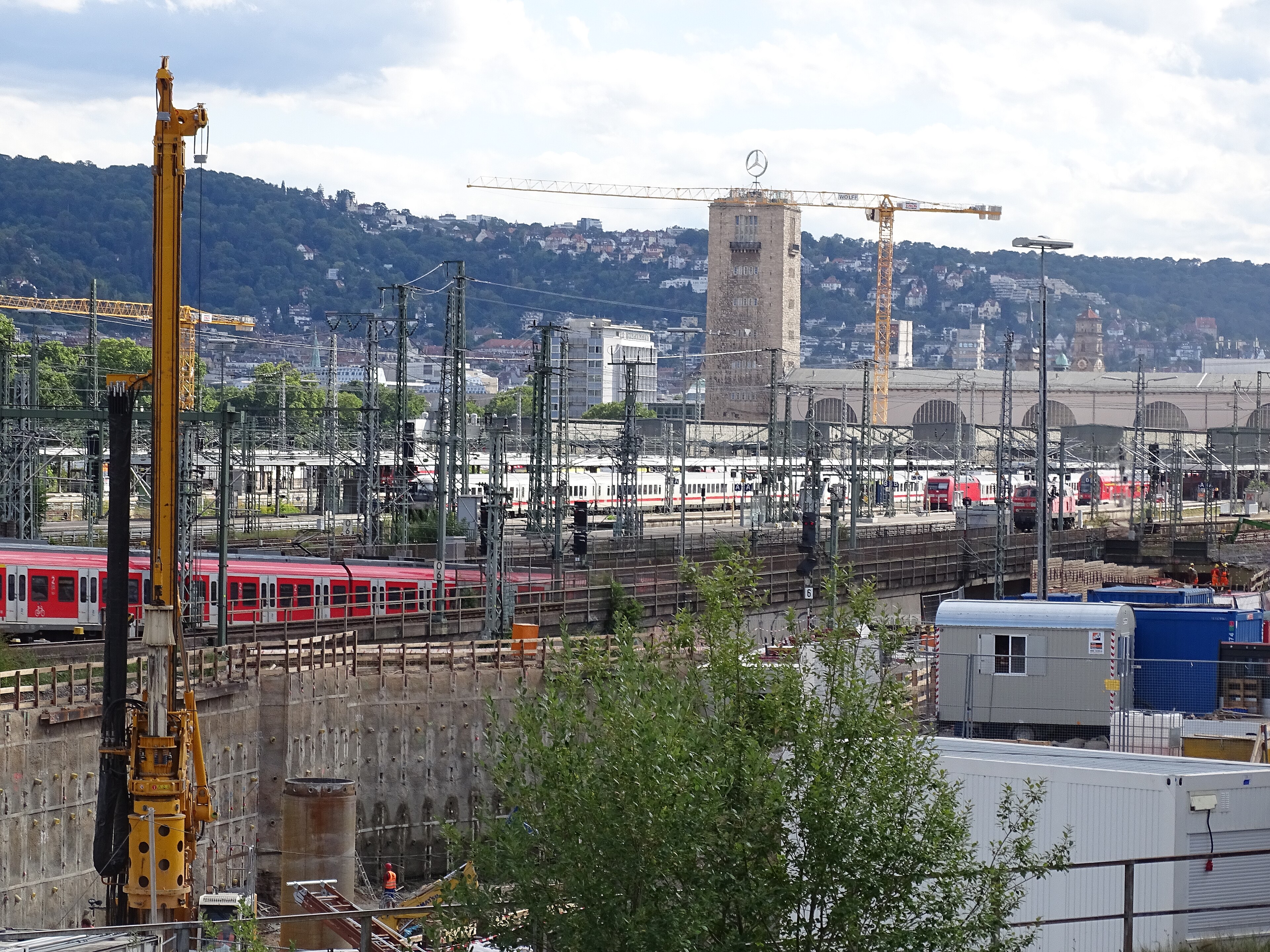 Hauptbahnhof Stuttgart vom Budapester Platz, Bonatzbau